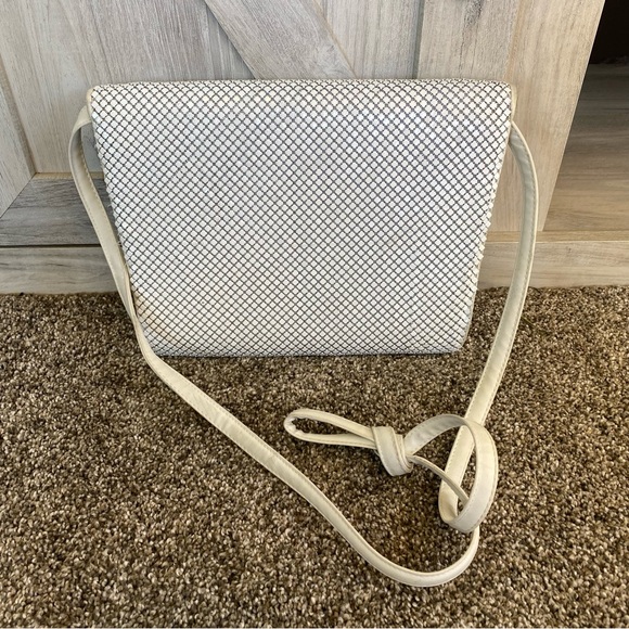 Whiting & Davis White Mesh Clutch with Removable Shoulder Strap Purse - Picture 7 of 11